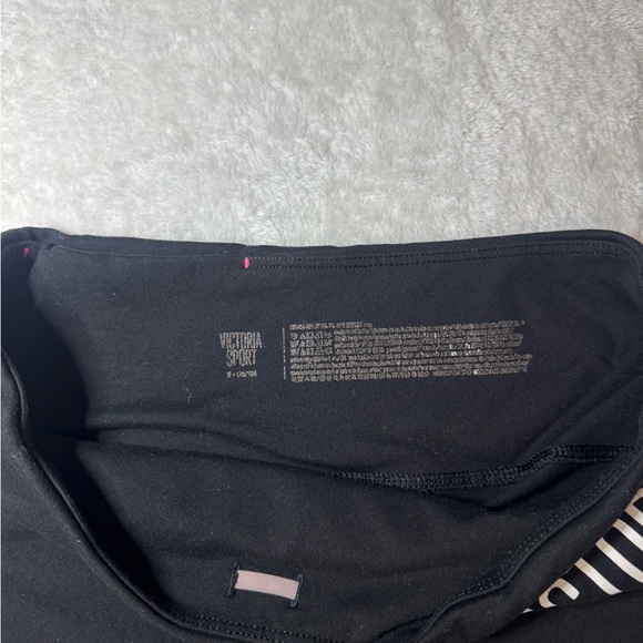 Victoria’s Secret Sport Black Crop Leggings Medium - Picture 3 of 7
